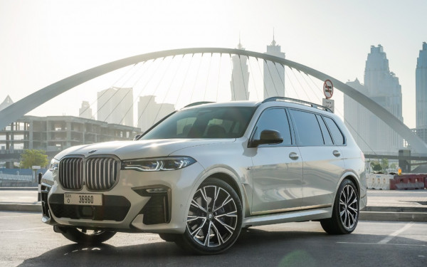 BMW X7 M50i