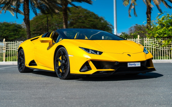 Gelb Lamborghini Evo Spyder, 2021